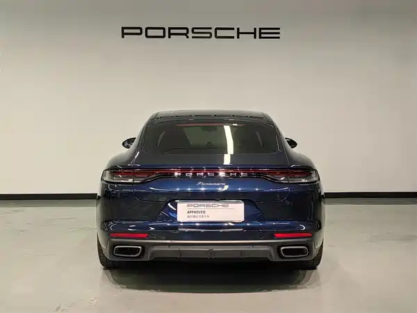 Porsche Panamera 2023