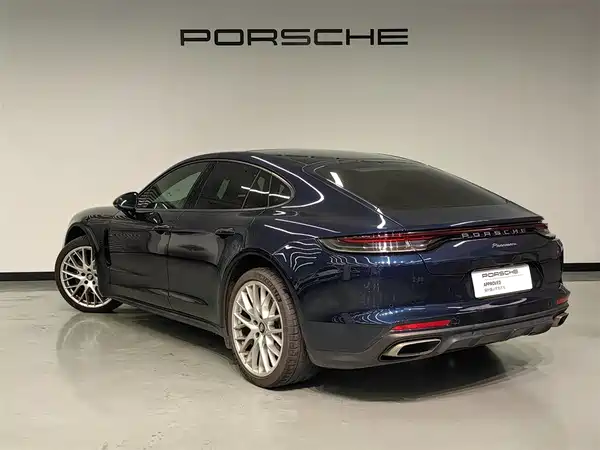 Porsche Panamera 2023