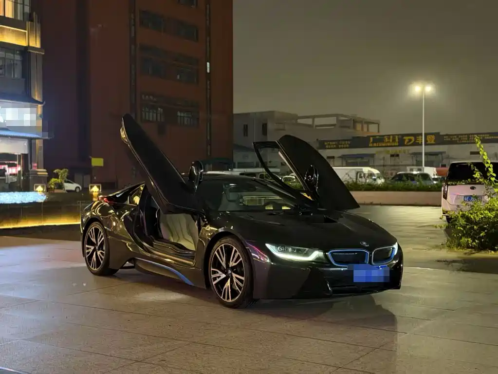 BMW i8 2018 — фото 2