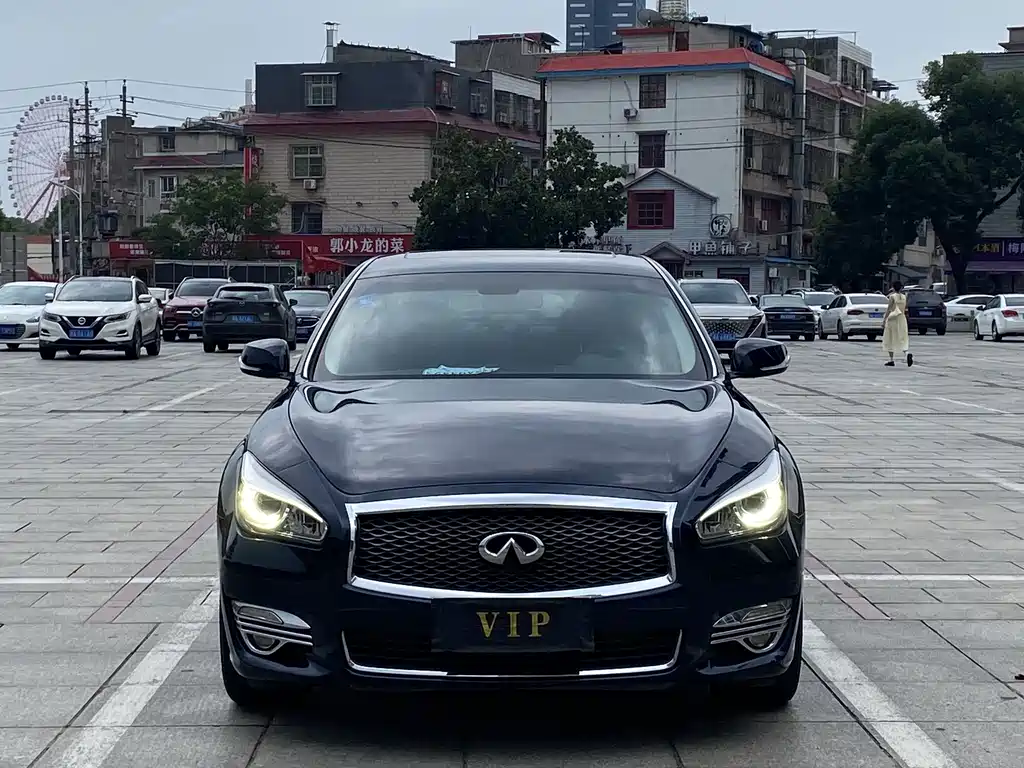 Infiniti Q70 2016 — фото 2