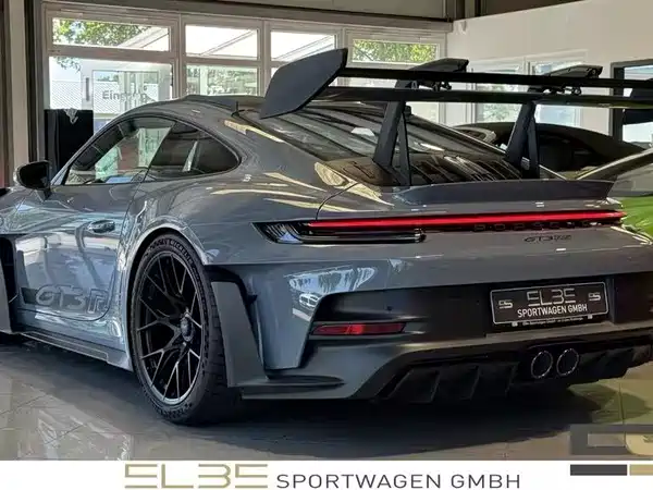 Porsche 911 2025