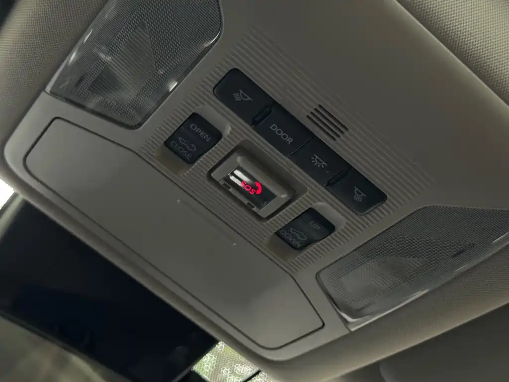 Toyota RAV4 2019 — фото 16