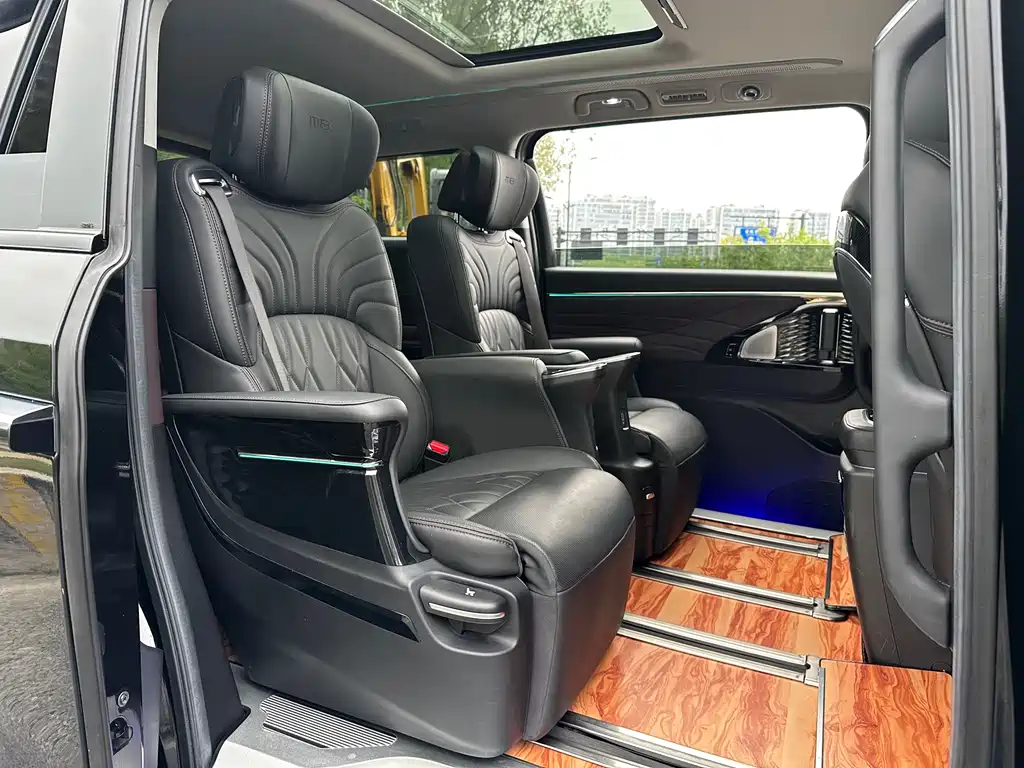 GAC Motor Trumpchi M8 2023 — фото 7