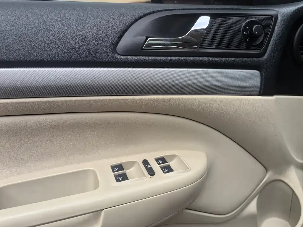 Skoda Octavia 2015 — фото 9