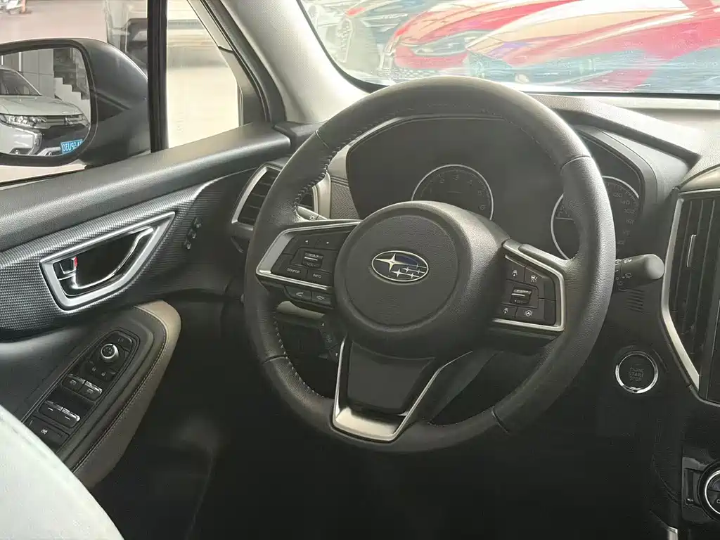 Subaru Forester 2022 — фото 11