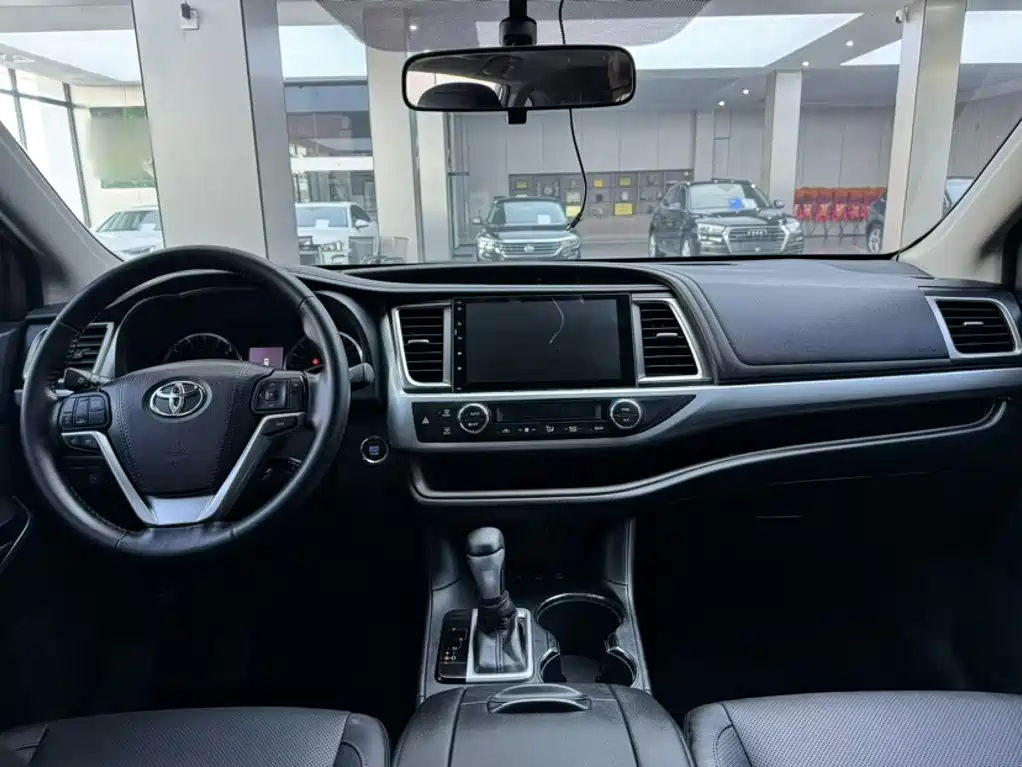 Toyota Highlander 2016 — фото 16