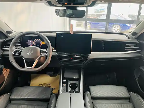 Volkswagen Passat 2025