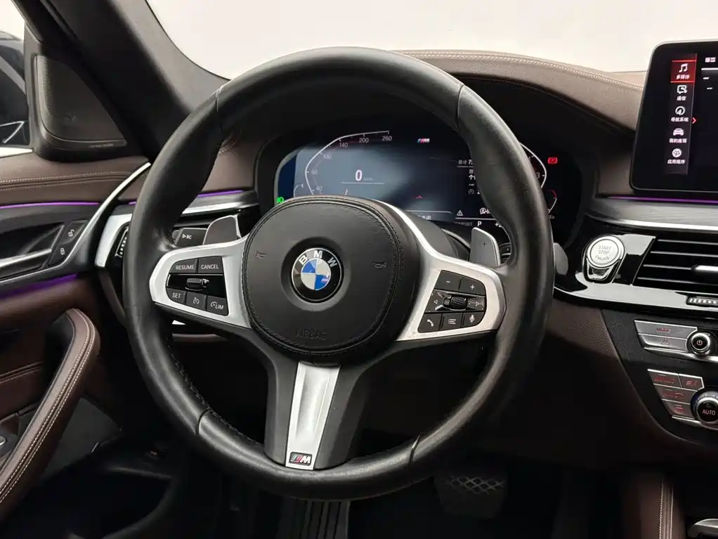 BMW 5 Series 2022 — фото 12