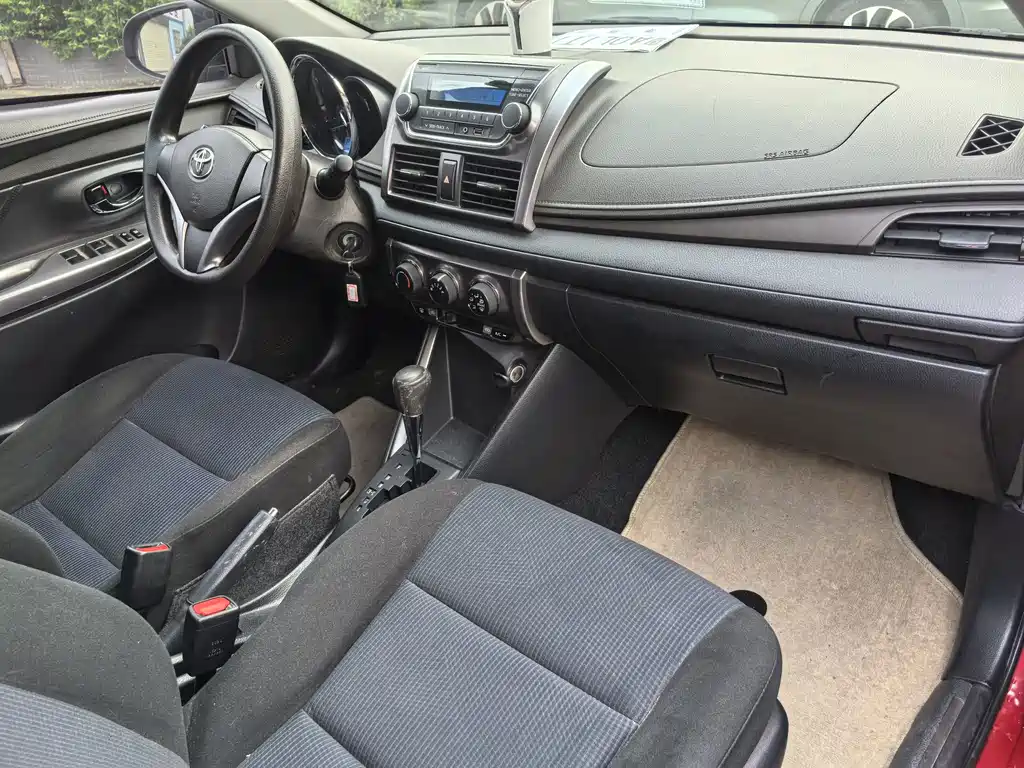 Toyota Yaris L 2015 — фото 15