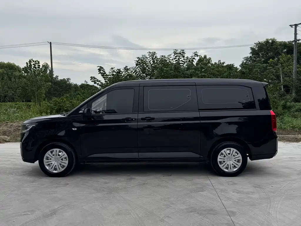 Wuling Journey 2022