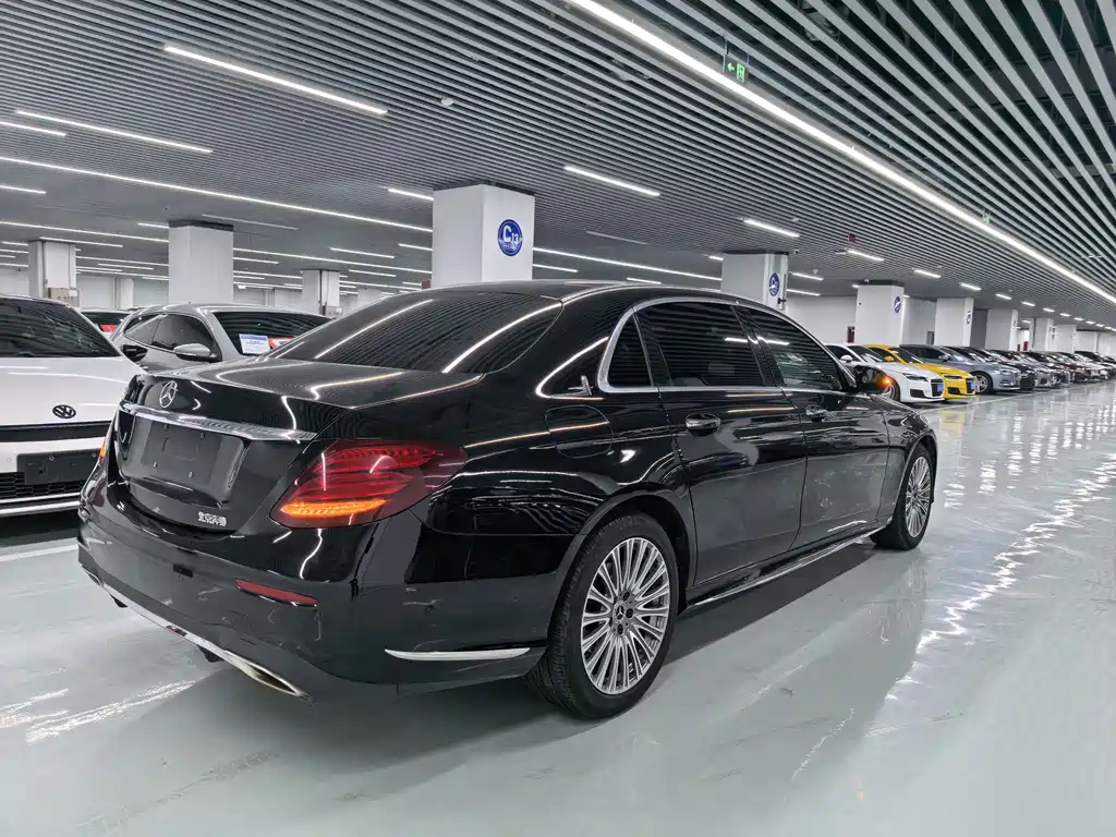 Mercedes-Benz E-Class 2020 — фото 16