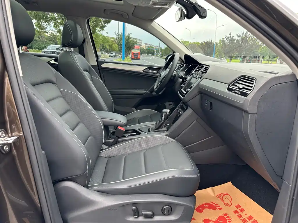 Volkswagen Tiguan L 2018 — фото 17