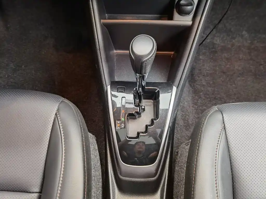 Toyota Yaris L 2021 — фото 13
