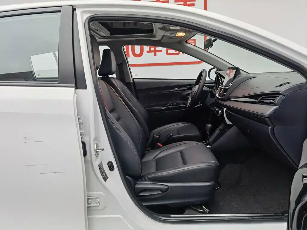 Toyota Yaris L 2021 — фото 23