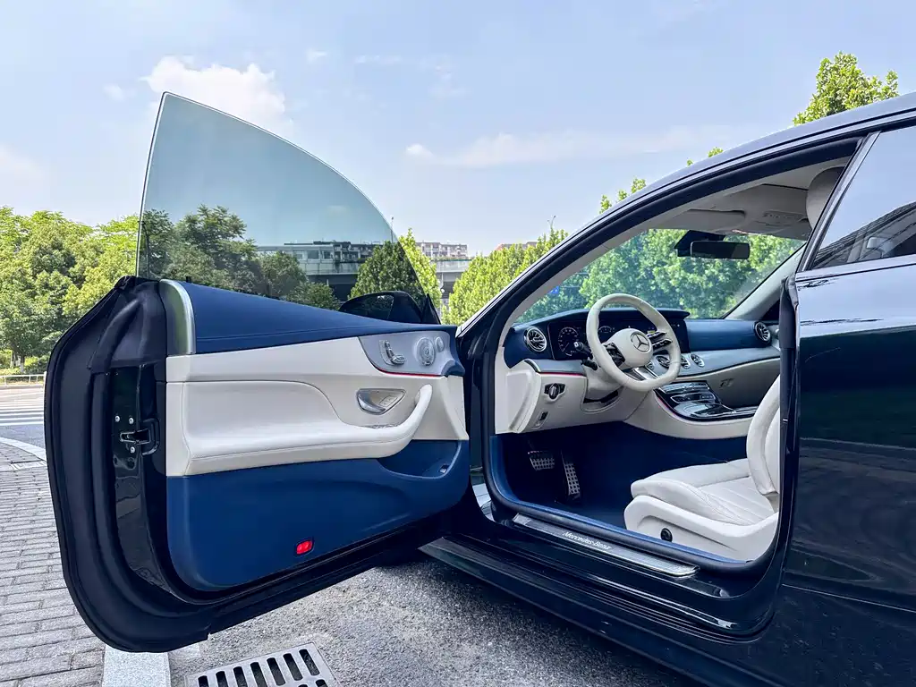 Mercedes-Benz E-Class 2023 — фото 13