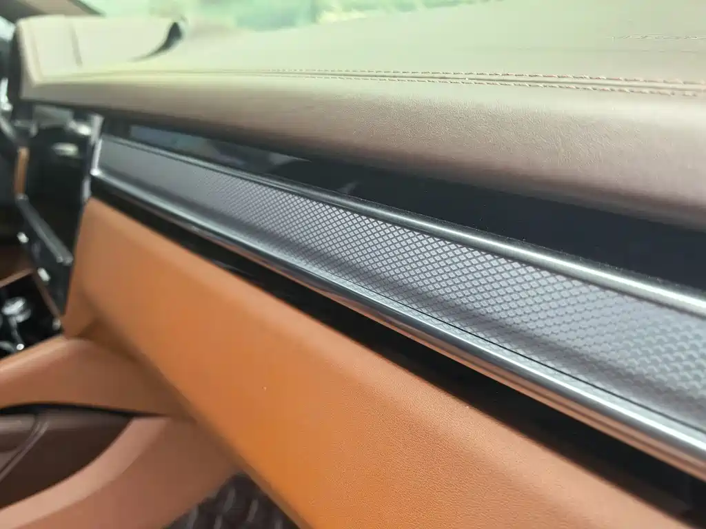 Porsche Cayenne Hybrid 2023 — фото 18