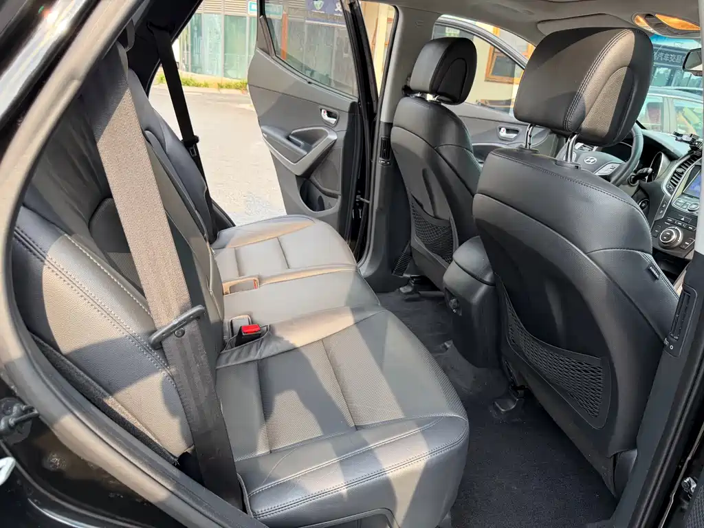 Hyundai Santa Fe 2016 — фото 12