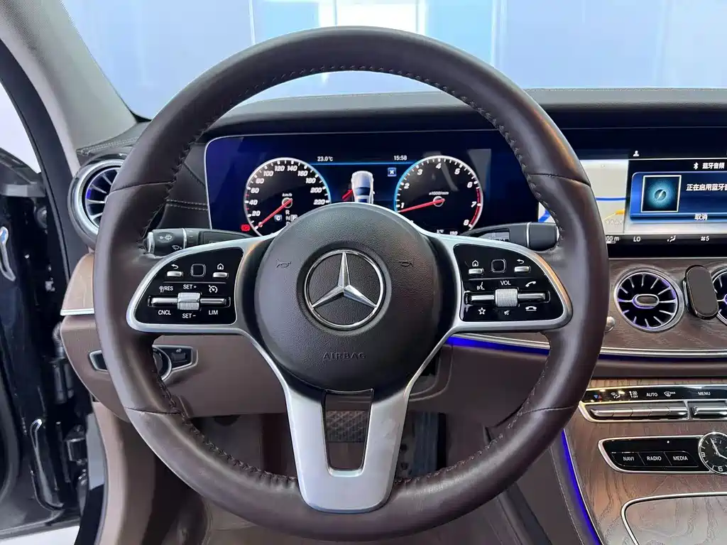 Mercedes-Benz E-Class 2019 — фото 12