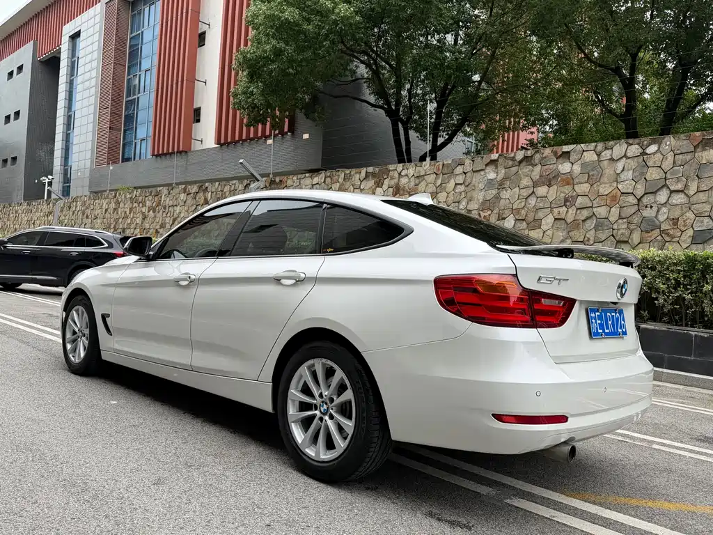 BMW 3 Series GT 2014 — фото 13