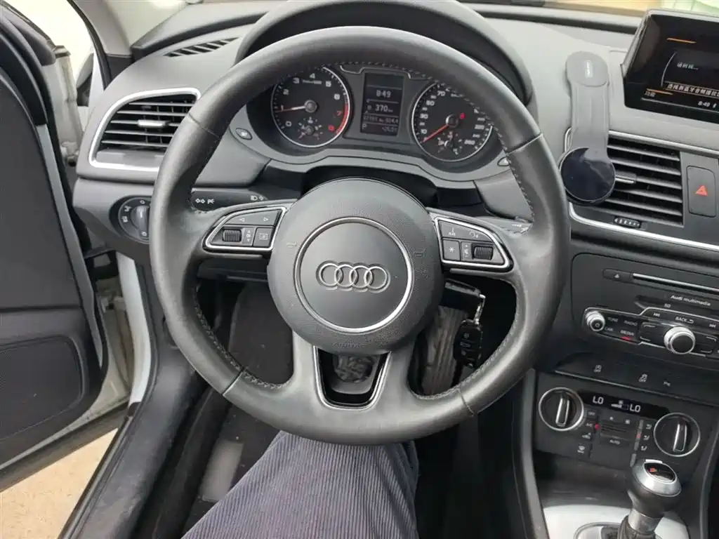 Audi Q3 2019 — фото 11