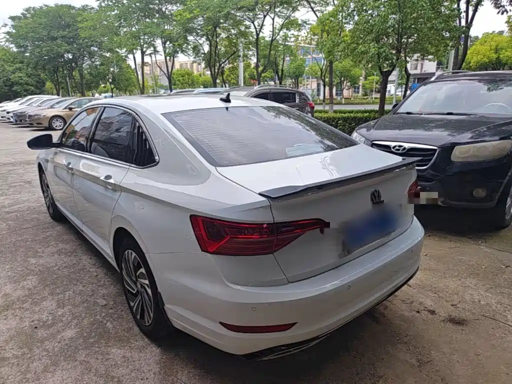 Volkswagen Sagitar 2022