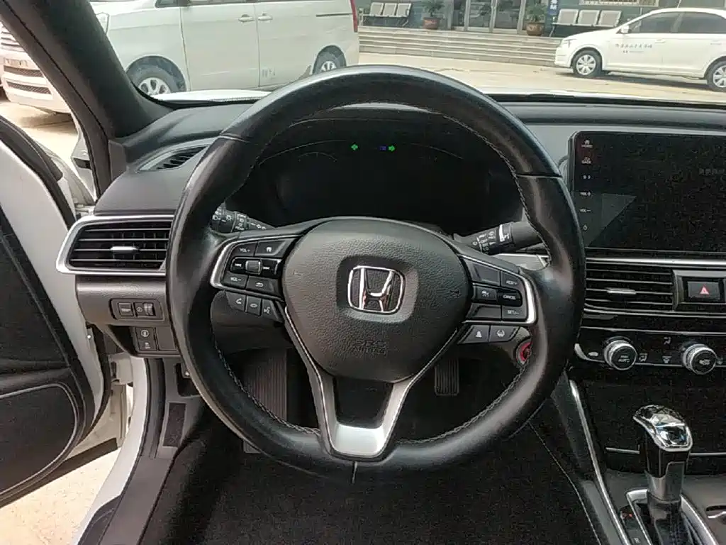 Honda Inspire 2022 — фото 11