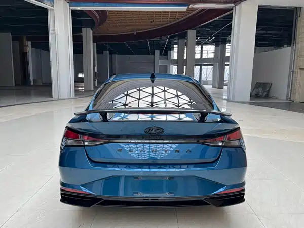 Hyundai Elantra 2022