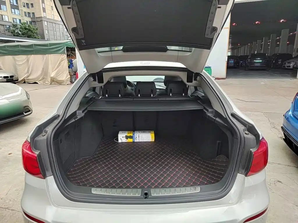 BMW 3 Series GT 2019 — фото 19