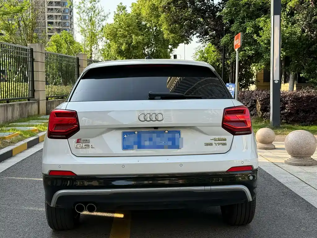 Audi Q2L 2020 — фото 11