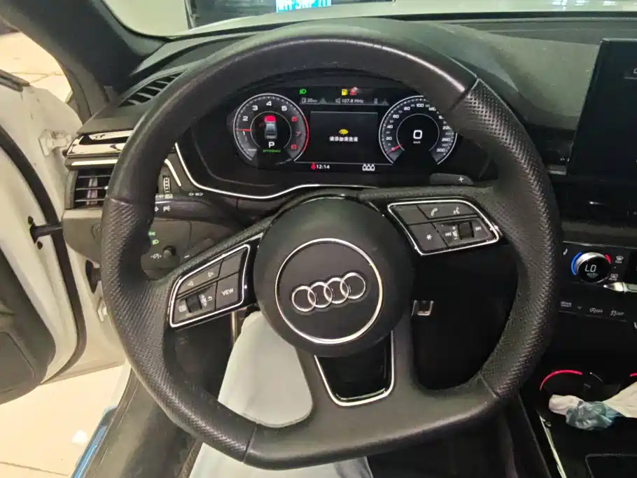 Audi A4L 2024 — фото 15