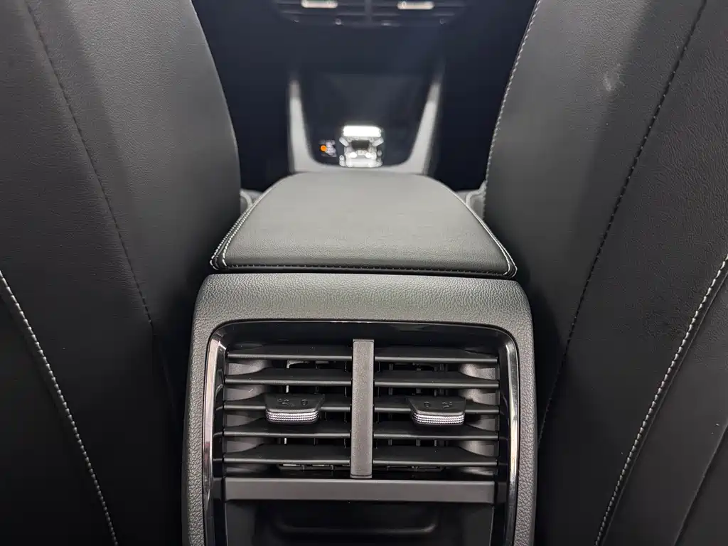 Skoda Octavia 2021 — фото 13