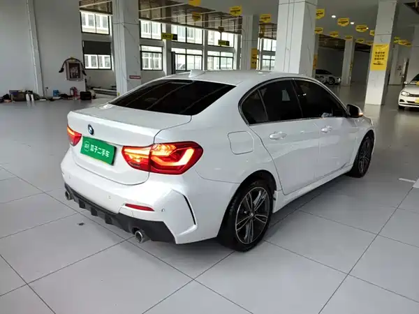 BMW 1 Series 2021