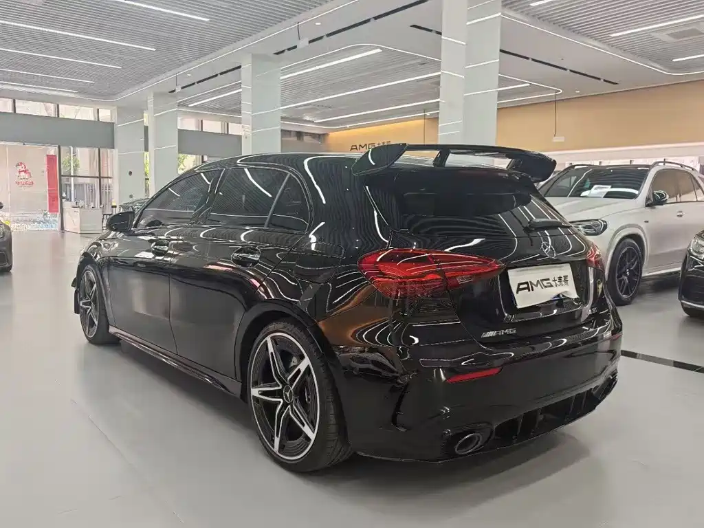 Mercedes-Benz A-Class AMG 2024 — фото 4