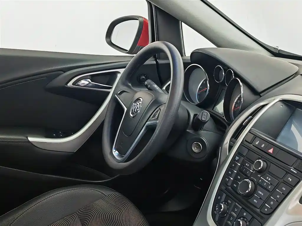 Buick Excelle 2014 — фото 22