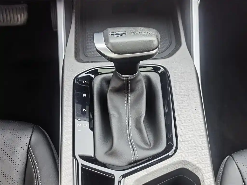 Geely Emgrand 2022 — фото 13