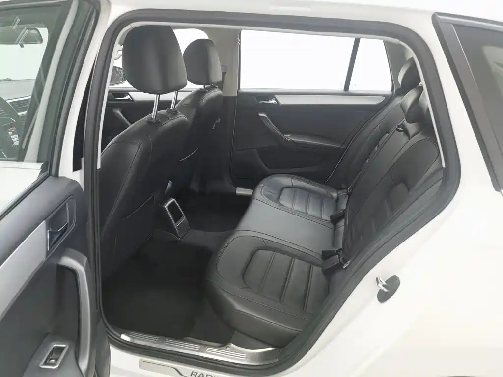 Skoda Rapid Spaceback 2015 — фото 15