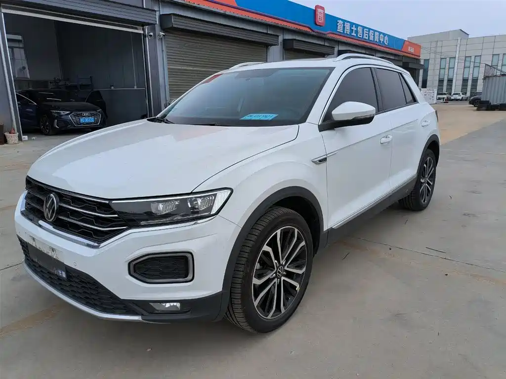 Volkswagen T-Roc 2022 — фото 1