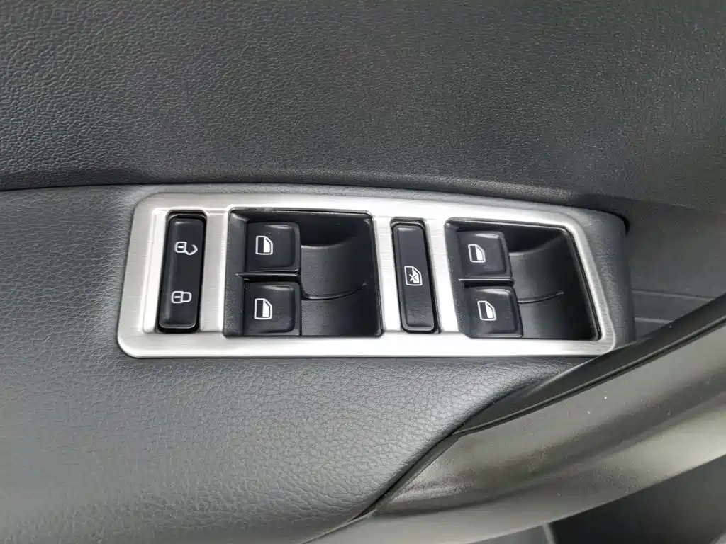 Skoda Rapid Spaceback 2015 — фото 9