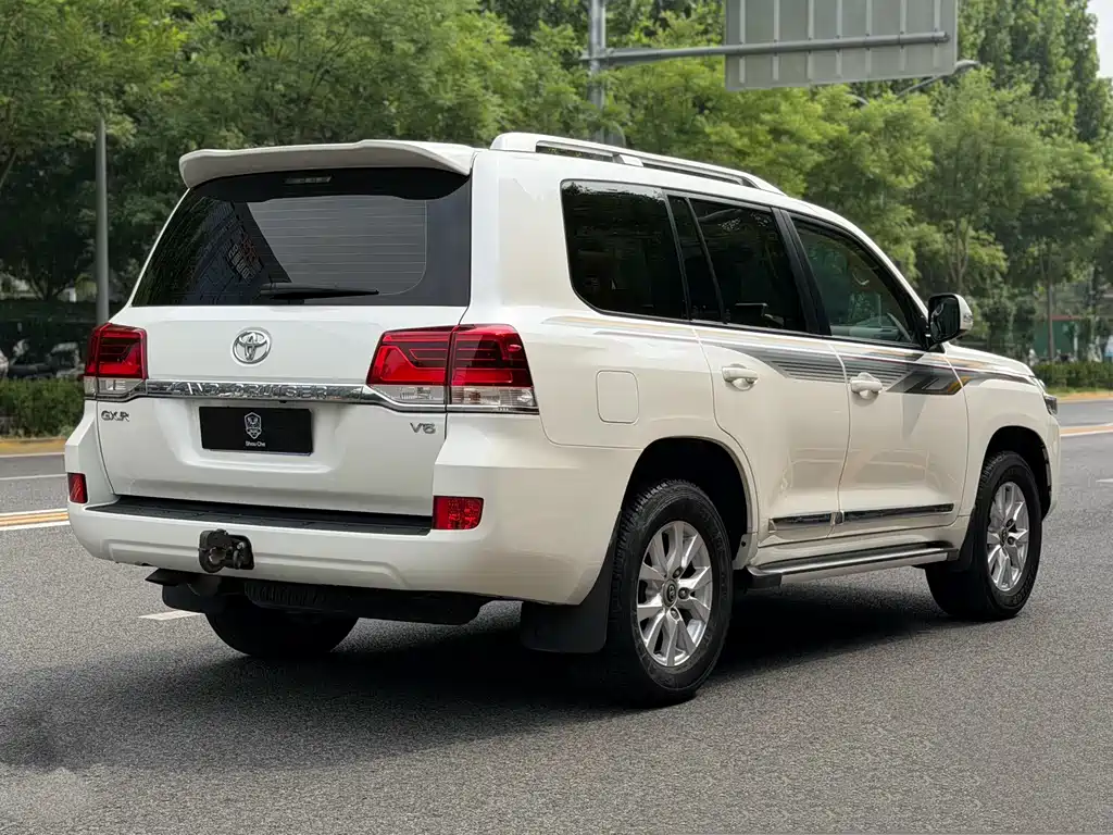 Toyota Land Cruiser 2017 — фото 4