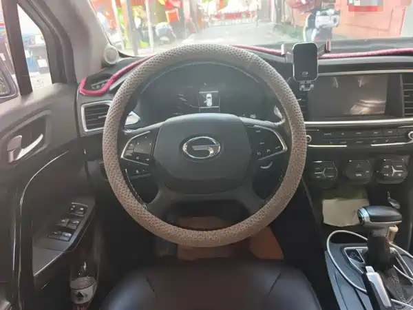GAC Trumpchi GS4 2015
