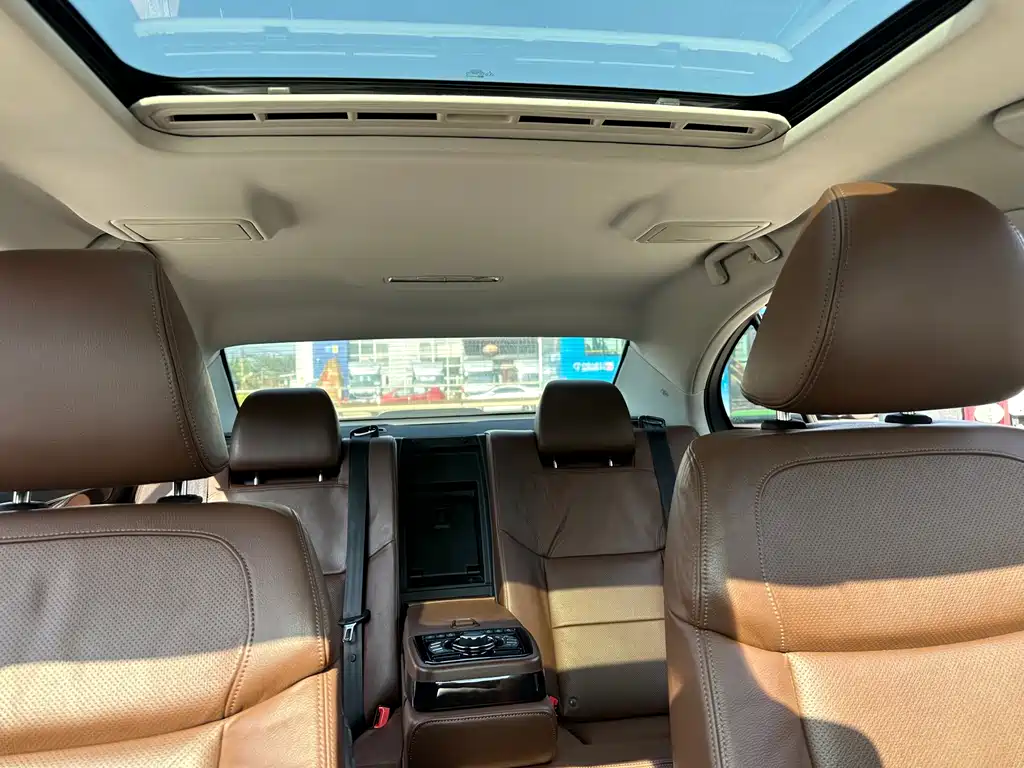 Hongqi H7 2015 — фото 15