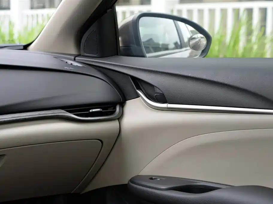 Buick Excelle 2016 — фото 15