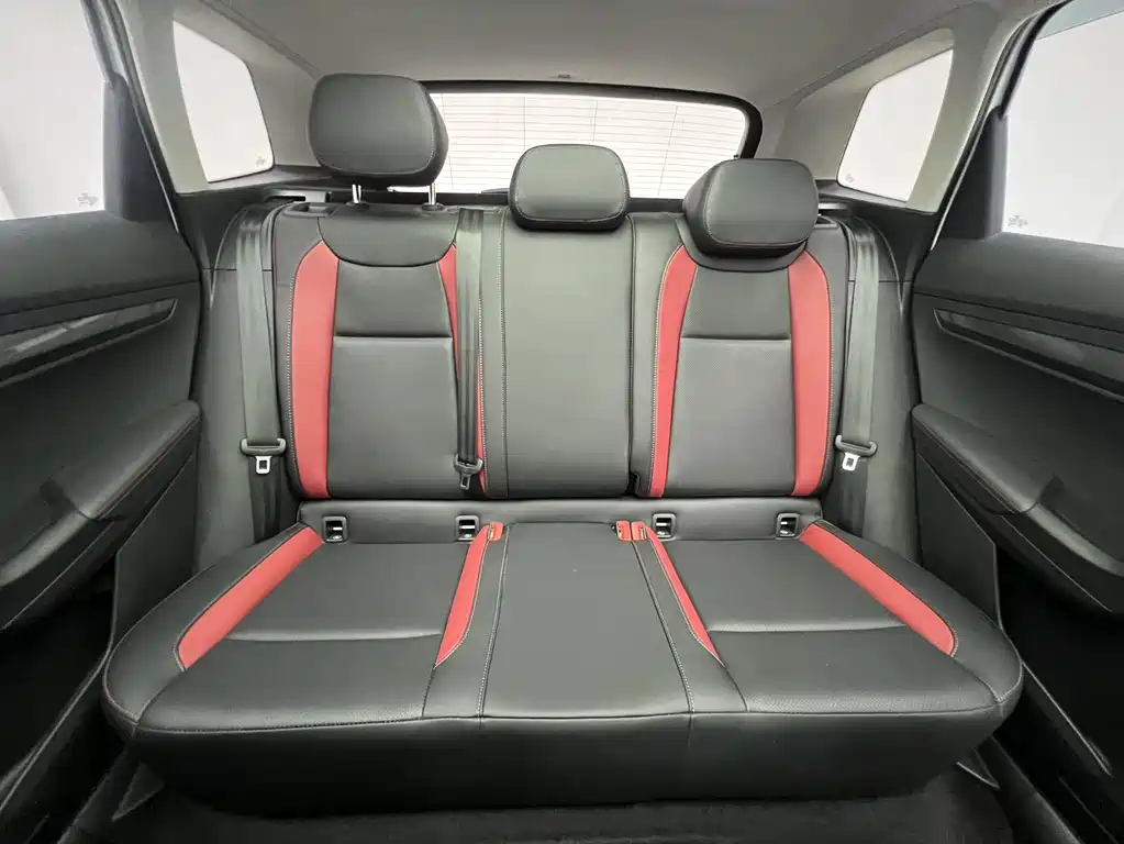Skoda Karoq 2023 — фото 11