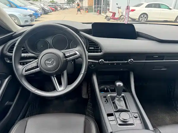 Mazda 3 Axela 2023