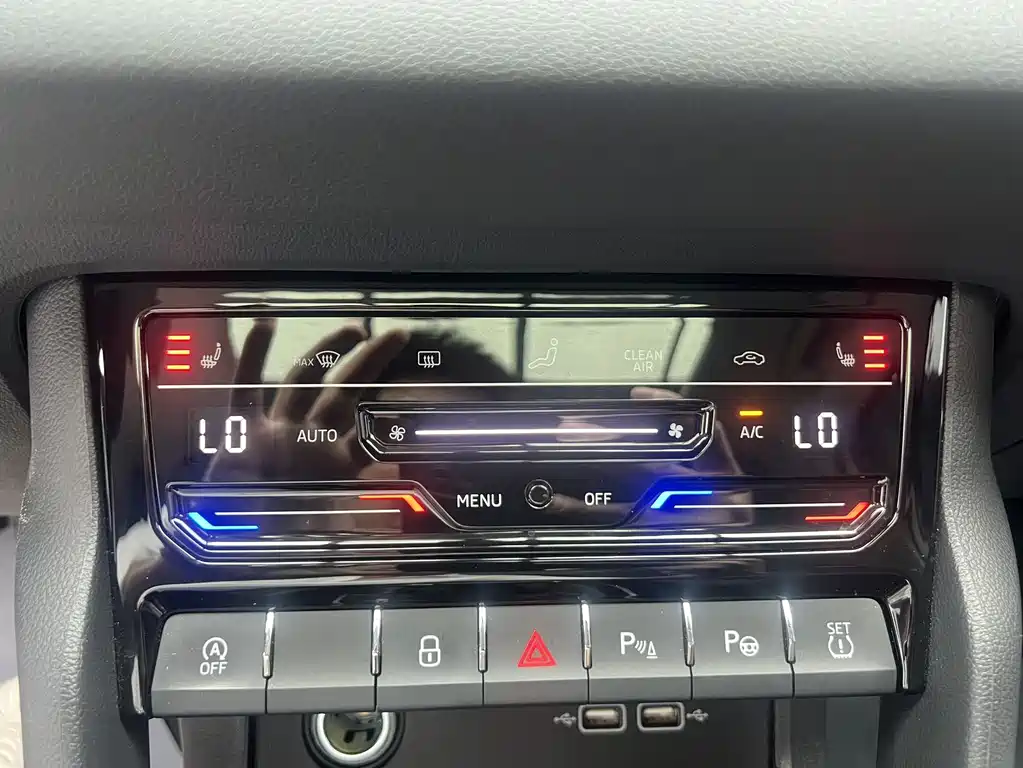 Skoda Karoq 2023 — фото 18
