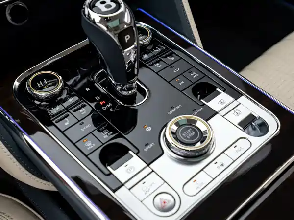 Bentley Flying Spur Plug-In Hybrid 2022