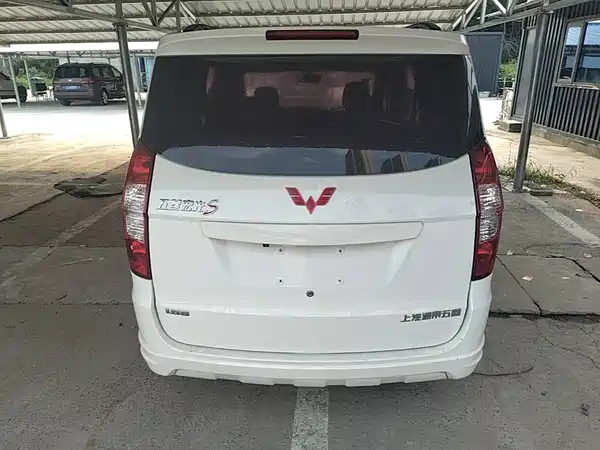 Wuling Hongguang 2017