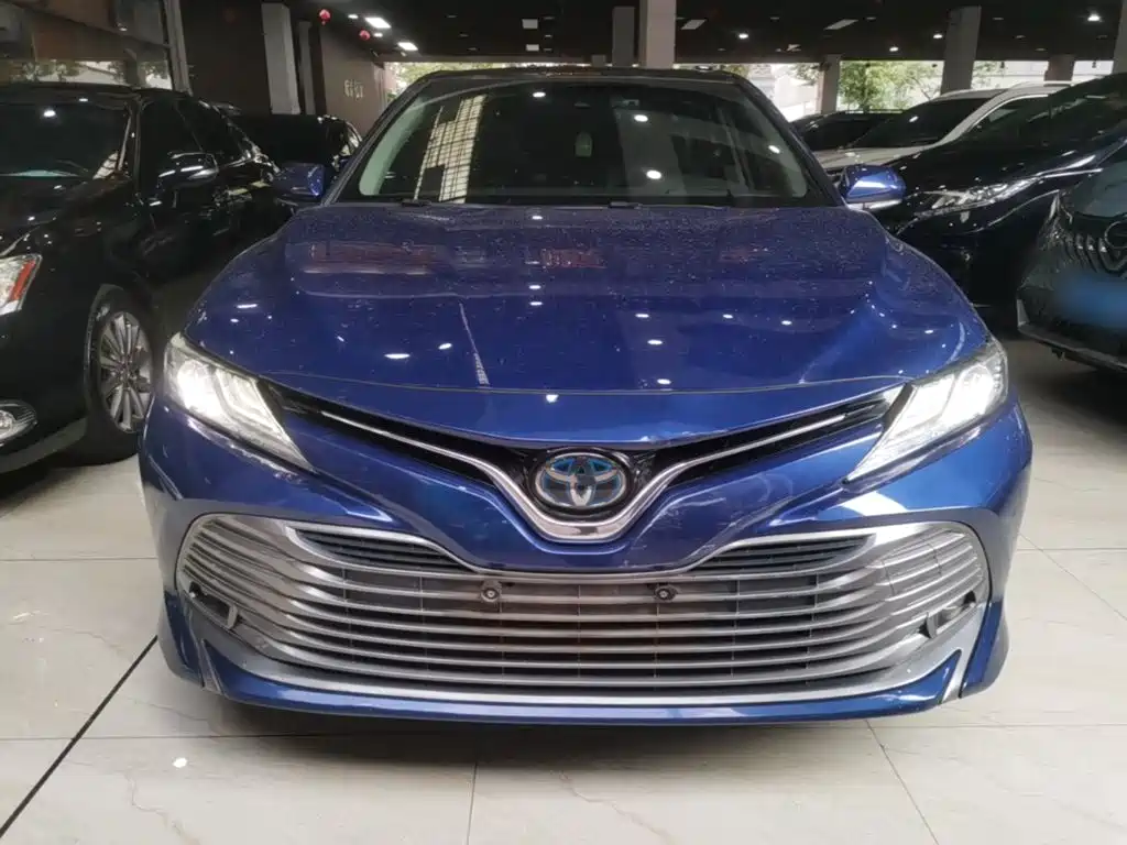 Toyota Camry 2019 — фото 3