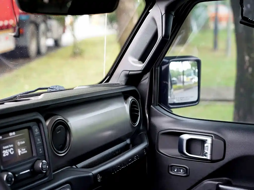 Jeep Wrangler 2020 — фото 11