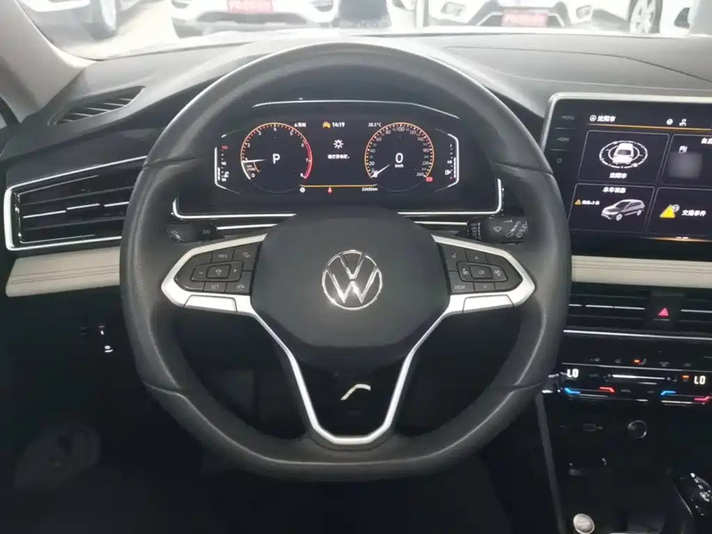 Volkswagen Tiguan L 2024 — фото 11